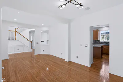 13973 Avalon East Drive, Fishers - 17