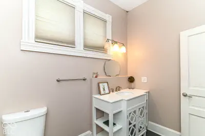 601 Sanders Street, Indianapolis - 23