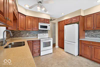 528 Hunters Drive, Carmel - 7