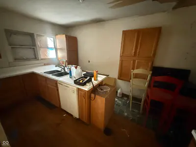 3160 George, Medora - 10