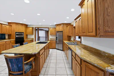 7511 Poplar Point Drive, Trafalgar - 19