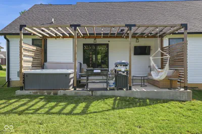 1043 Shadowlawn Avenue, Greencastle - 46