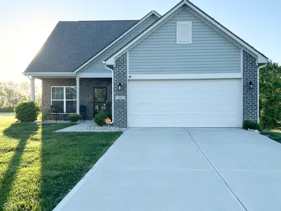 1583 Creekwater Pass, Greenfield - 2