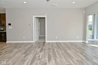 9170 Hedley Way E, Avon - 21