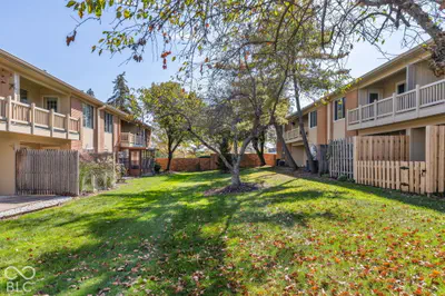581 Hunters Drive, Carmel - 35
