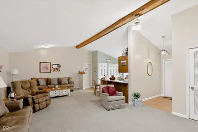 5311 300, New Palestine - 10