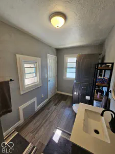 917 8th Street, Anderson - 27
