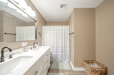 2513 W 300 S, Shelbyville - 13