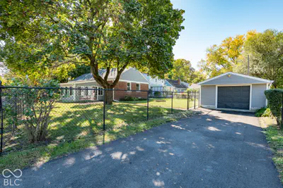 250 E Pleasant Run Parkway North Drive, Indianapolis - 32