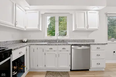 11452 Geist Woods Drive, Indianapolis - 14