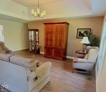 6658 English Oak Drive, Avon - 7