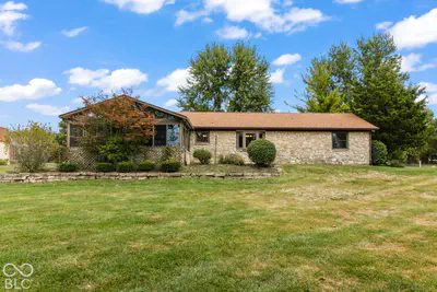 2448 S Sunrise Drive, New Palestine - 28