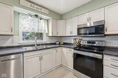 295 Bennett, Bedford - 17