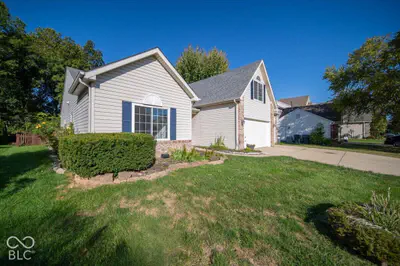 1142 Crestwood Drive, Greenwood - 2