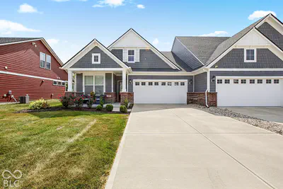 825 Stone Trace, Avon