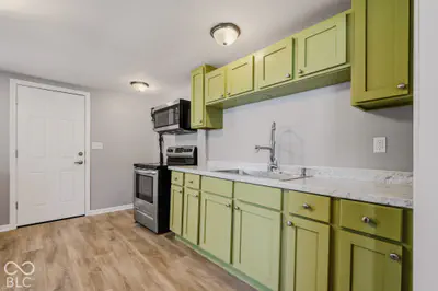 723 Oak Street, Seymour - 11