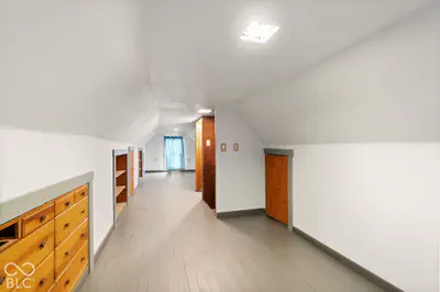 410 Main Street, English - 38