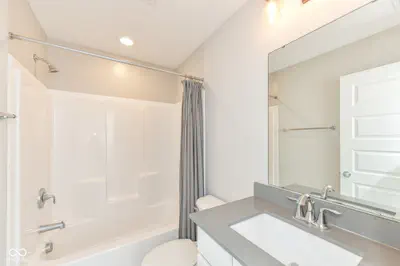 17276 Henslow Drive, Westfield - 25