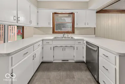 4334 Fairview Road, Greenwood - 25