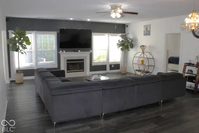 9533 Treyburn Lakes Drive, Indianapolis - 3
