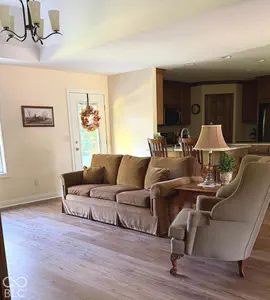 6658 English Oak Drive, Avon - 8