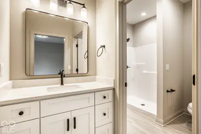 15721 Vantage Court, Westfield - 38
