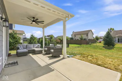 5573 Stone Grove Court, McCordsville - 38