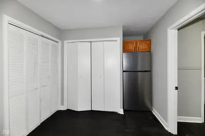 129 E McKenzie Road, Greenfield - 25