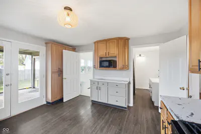 206 Broadway Street, Pendleton - 31