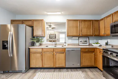 6115 Green Glade Drive, Whitestown - 8
