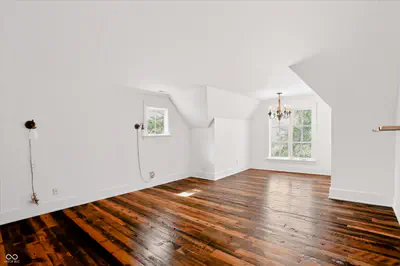 8437 500, Zionsville - 39