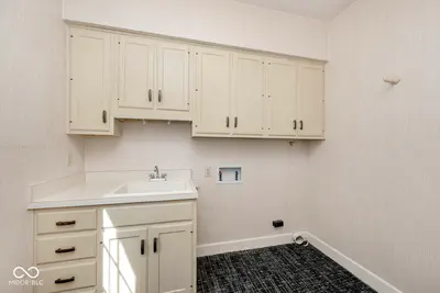 7925 Beaumont Green East Drive, Indianapolis - 40