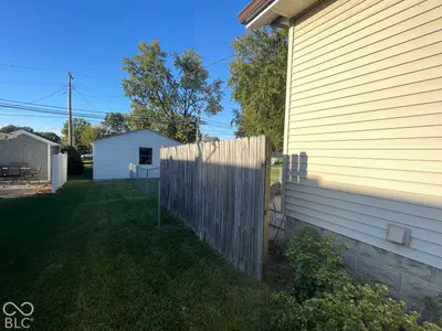 607 4th, Seymour - 7