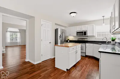 1486 Derbyshire Drive, Greenwood - 13