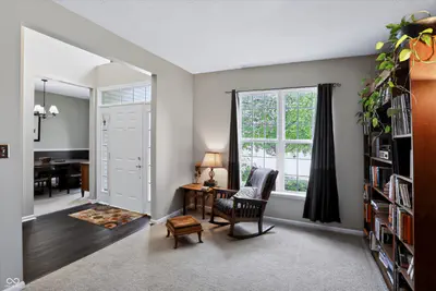 11810 Queenwood Court, Fishers - 5