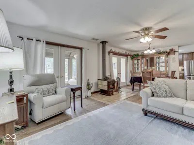 8215 Sweetwater Drive, Nineveh - 34