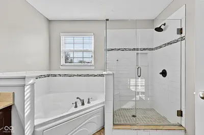 9107 Driftwood Court, McCordsville - 53