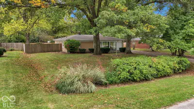 6035 Woodside Drive, Indianapolis - 2