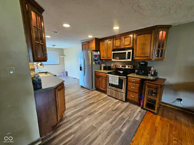 311 Edgeway Drive, Alexandria - 7