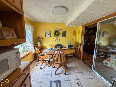 5538 300, New Palestine - 10