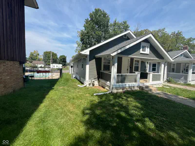 720 Queen Street, Muncie - 2