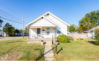 1003 Center Street, Seymour - 2