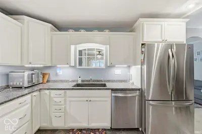 8301 Santa Barbara Drive, Muncie - 18
