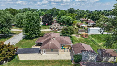 885 Broadway North Drive, Plainfield - 16