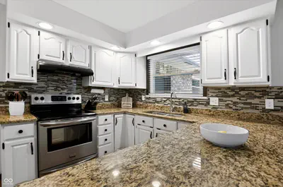 8852 Ridge Hill Drive, Indianapolis - 23