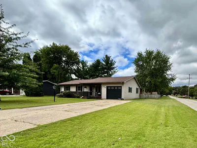 209 Gilbert Street, Clinton - 2