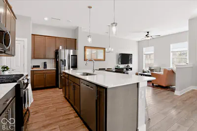 648 Lagerfield Drive, Carmel - 18