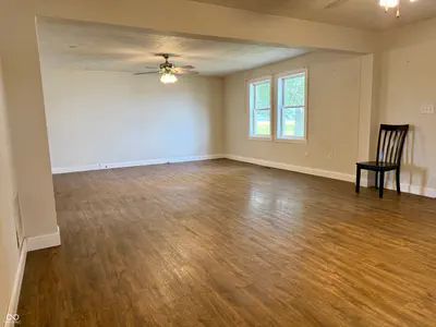 3905 900, Thorntown - 9