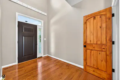 697 Lake Vista Drive, Columbus - 7