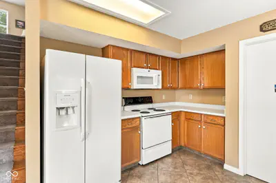 6852 Maywood Circle, Avon - 10